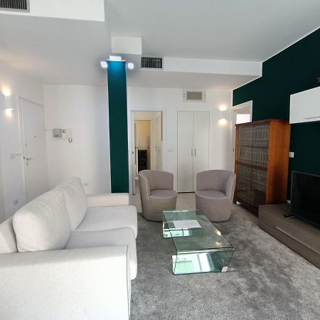 Joivy Elegant Flat For 6 With 2 Balconies Apartment Milano Ngoại thất bức ảnh