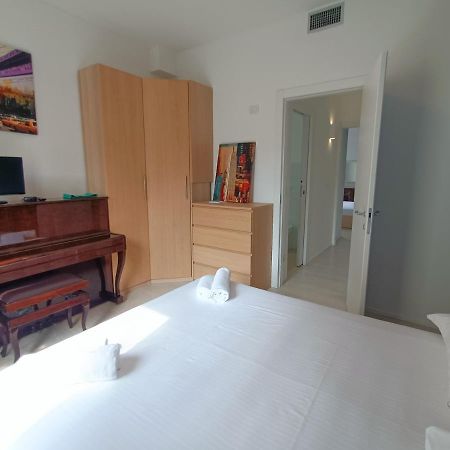 Joivy Elegant Flat For 6 With 2 Balconies Apartment Milano Ngoại thất bức ảnh